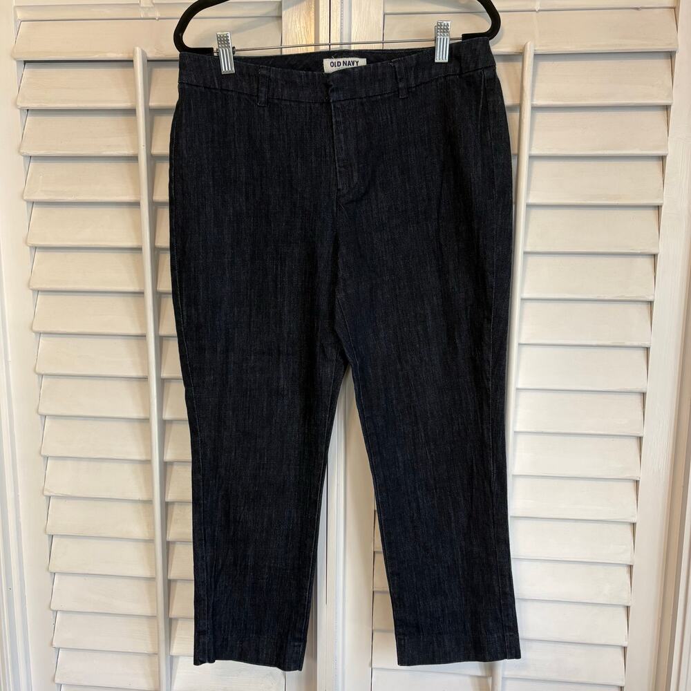 Old Navy Darkwash Crops‎ Size 8